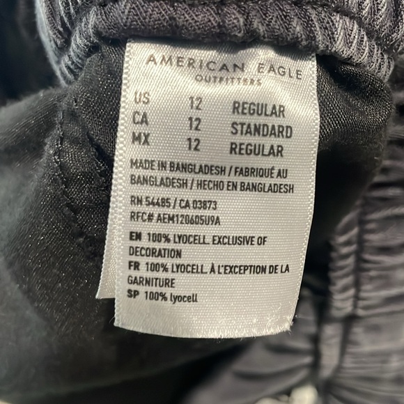 American Eagle high waisted distressed cargo jogger pants with belt - Picture 8 of 12